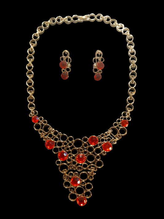Beautiful 18K Gold Tone Necklace & Earrings Set
